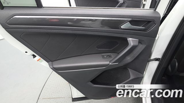 Volkswagen Tiguan (II) 2.0 TDI 4Motion Prestige 2018 — фото 25
