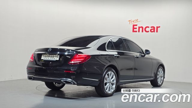 Mercedes-Benz E-Class (W213) E300 4MATIC Exclusive 2020 — фото 2