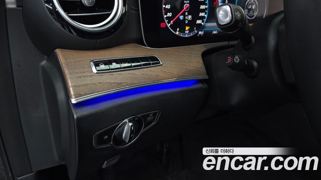 Mercedes-Benz E-Class (W213) E300 4MATIC Exclusive 2020 — фото 20