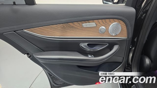 Mercedes-Benz E-Class (W213) E300 4MATIC Exclusive 2020 — фото 25