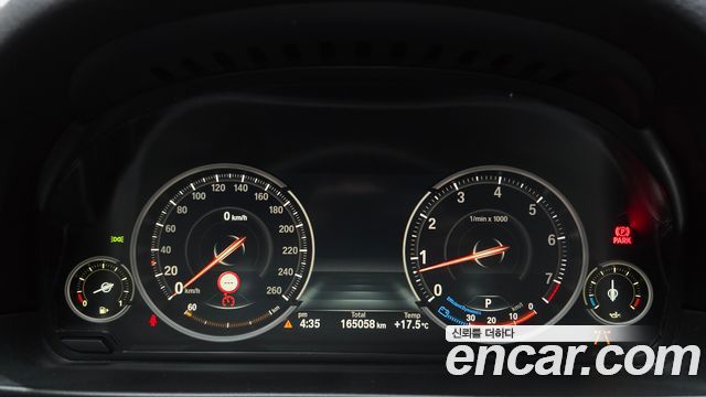 BMW 5 Series (F10) 528i 2015 — фото 8