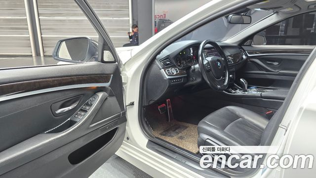 BMW 5 Series (F10) 528i 2015 — фото 10