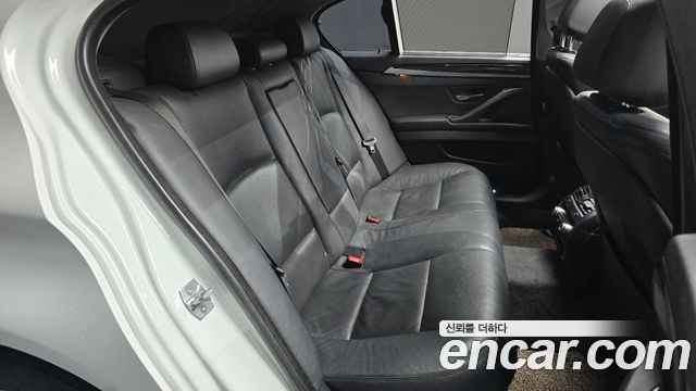 BMW 5 Series (F10) 528i 2015 — фото 11
