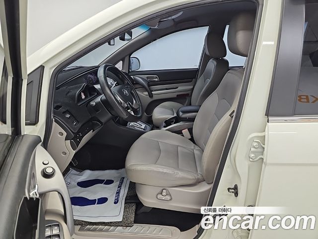 KG Mobility (SsangYong) Korando Turismo 4WD TX 9-seater 2018 — фото 15