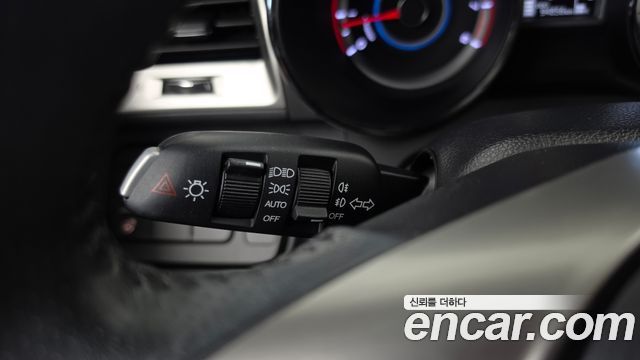 KG Mobility (SsangYong) Tivoli LX 2WD DLX 2016 — фото 16