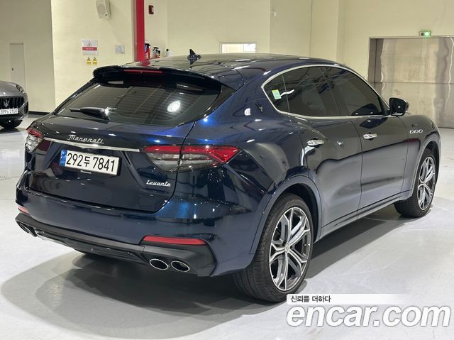 Maserati Levante 3.0 S AWD Modena 2023 — фото 2