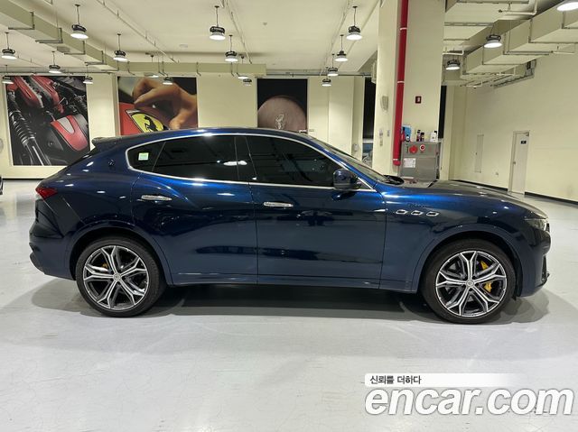 Maserati Levante 3.0 S AWD Modena 2023 — фото 3