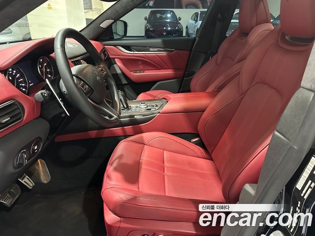 Maserati Levante 3.0 S AWD Modena 2023 — фото 10