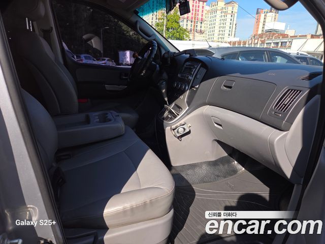 Hyundai Grand Starex 3-Seater VAN CVX Luxury 2014 — фото 15