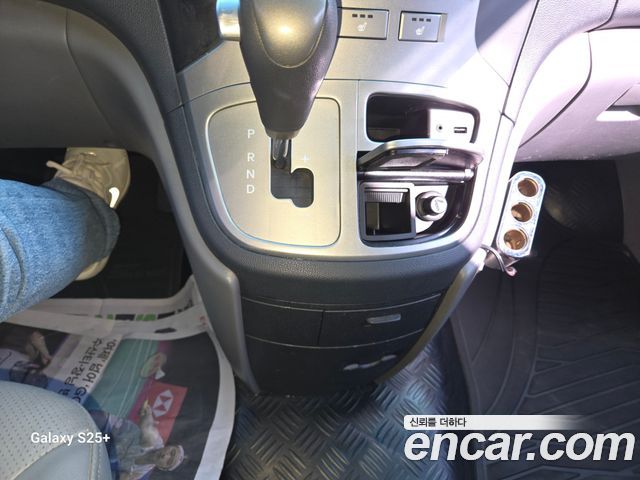 Hyundai Grand Starex 3-Seater VAN CVX Luxury 2014 — фото 19