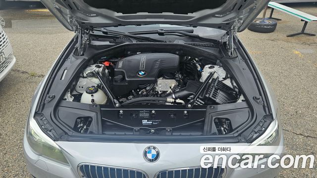 BMW 5 Series (F10) 528i 2014 — фото 8