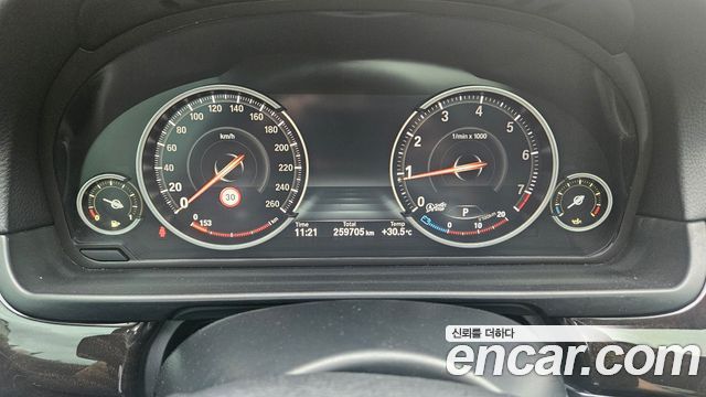 BMW 5 Series (F10) 528i 2014 — фото 9