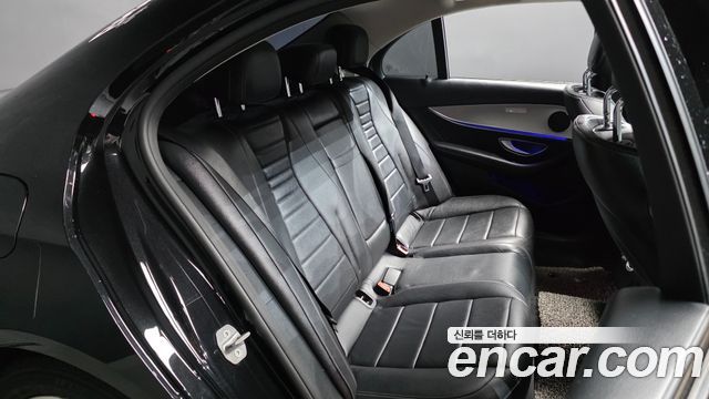 Mercedes-Benz E-Class (W213) E220d Avantgarde 2017 — фото 12