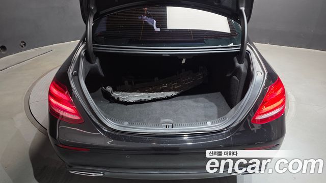 Mercedes-Benz E-Class (W213) E220d Avantgarde 2017 — фото 20