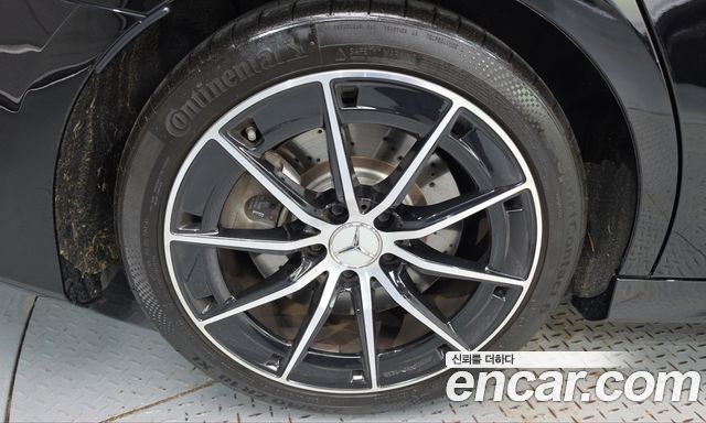 Mercedes-Benz A-Class (W177) AMG A35 4MATIC Sedan 2024 — фото 5