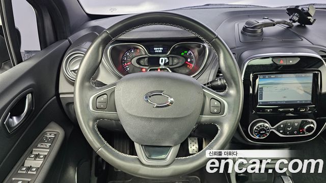 Renault Korea QM3 RE Panoramic Edition 2018 — фото 13