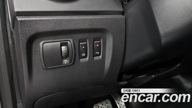 Renault Korea QM3 RE Panoramic Edition 2018 — фото 17