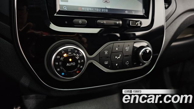 Renault Korea QM3 RE Panoramic Edition 2018 — фото 18