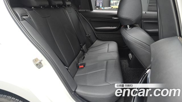 BMW 1 Series (F20) 118d Sport 5Door 2016 — фото 11