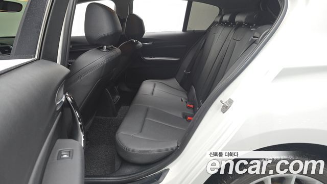 BMW 1 Series (F20) 118d Sport 5Door 2016 — фото 12