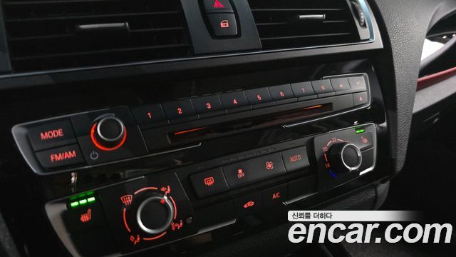 BMW 1 Series (F20) 118d Sport 5Door 2016 — фото 17