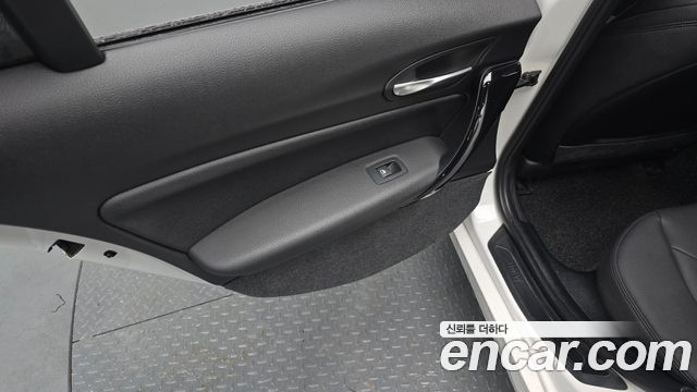 BMW 1 Series (F20) 118d Sport 5Door 2016 — фото 25