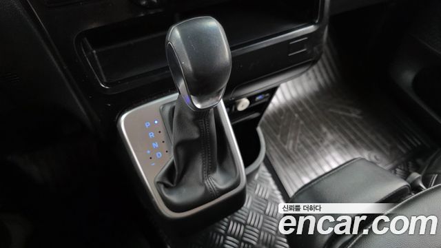 Hyundai Staria Tourer 11-Seater Modern 2023 — фото 9