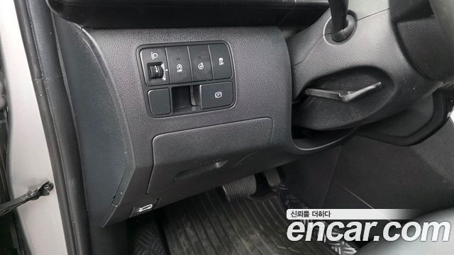 Hyundai Staria Tourer 11-Seater Modern 2023 — фото 18
