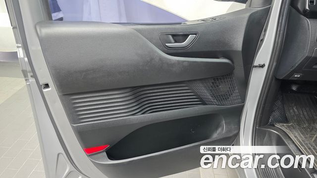 Hyundai Staria Tourer 11-Seater Modern 2023 — фото 24