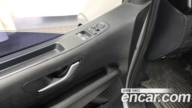 Hyundai Staria Tourer 11-Seater Modern 2023 — фото 29