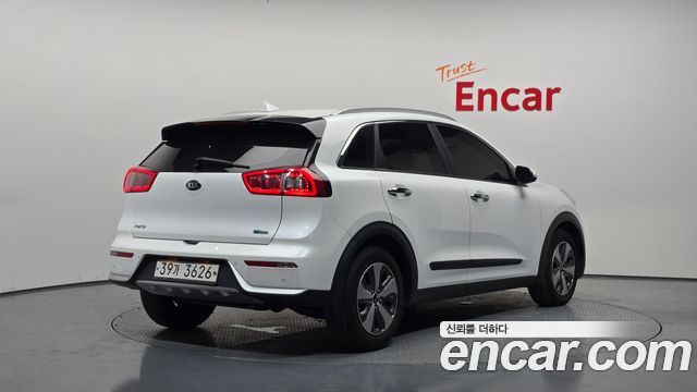 Kia Niro Prestige 2018 — фото 2