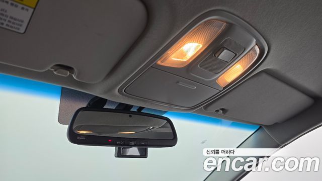 Kia Niro Prestige 2018 — фото 15