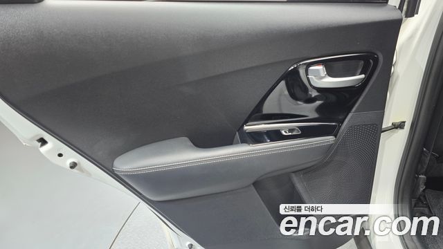 Kia Niro Prestige 2018 — фото 25