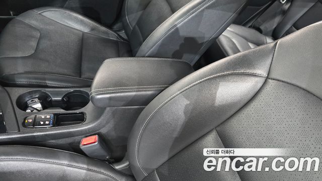Kia Niro Prestige 2018 — фото 28
