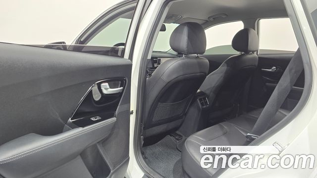 Kia Niro Prestige 2018 — фото 29
