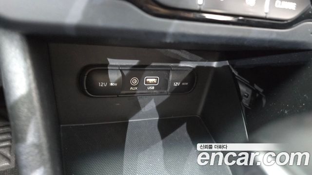 Kia Niro Prestige 2018 — фото 31