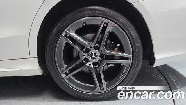 Mercedes-Benz C-Class (W205) C200 AMG Line 2021 — фото 27