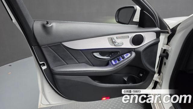 Mercedes-Benz C-Class (W205) C200 AMG Line 2021 — фото 30