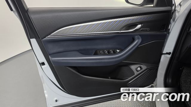 Renault Korea Grand Koleos 2.0 Iconic 2WD 2025 — фото 24
