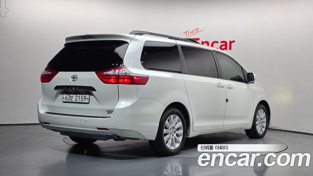 Toyota Sienna 3.5 AWD 2015 — фото 2