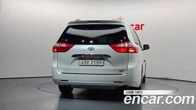 Toyota Sienna 3.5 AWD 2015 — фото 4
