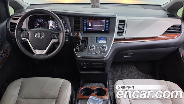 Toyota Sienna 3.5 AWD 2015 — фото 7