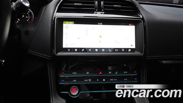 Jaguar F-PACE 20d R-Sport 2018 — фото 14