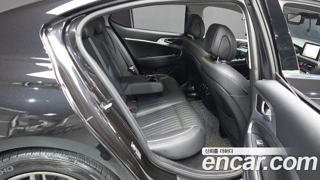 Genesis G70 2.0T AWD Supreme 2018 — фото 11