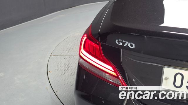 Genesis G70 2.0T AWD Supreme 2018 — фото 23