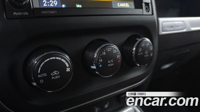 Jeep Compass 2.4 Limited 1st 2014 — фото 16