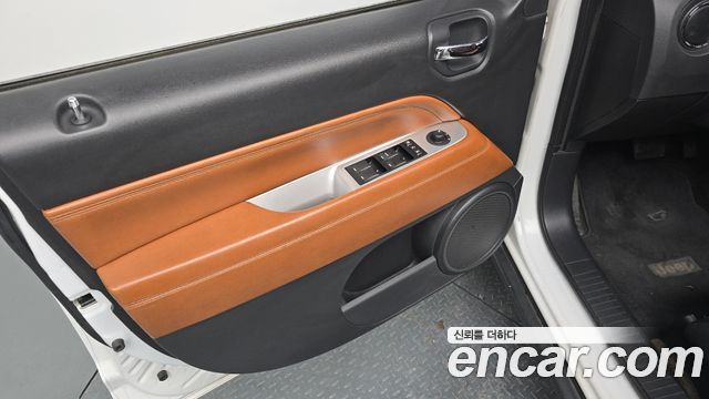 Jeep Compass 2.4 Limited 1st 2014 — фото 24