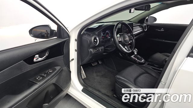 Kia K3 (II) 1.6 Prestige 2023 — фото 11