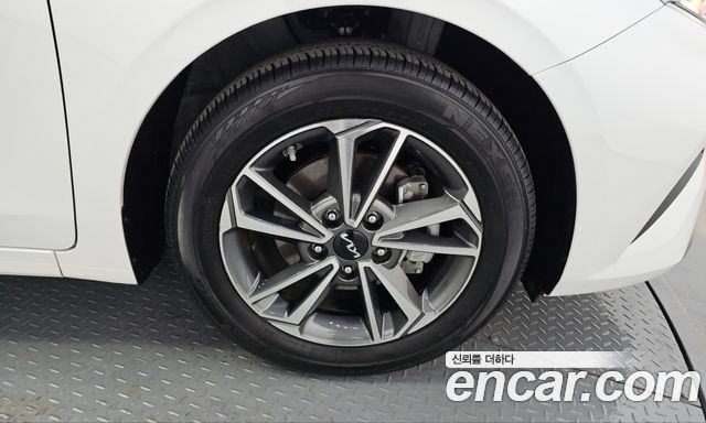 Kia K3 (II) 1.6 Prestige 2023 — фото 21