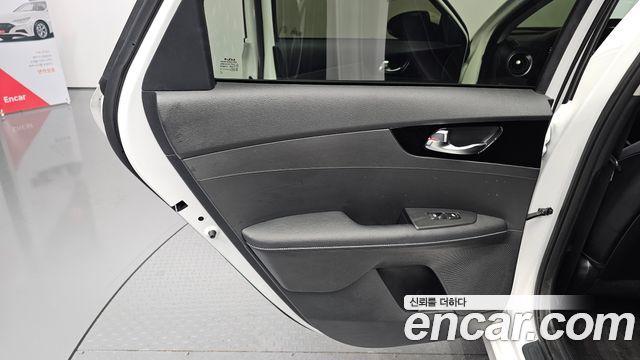 Kia K3 (II) 1.6 Prestige 2023 — фото 25